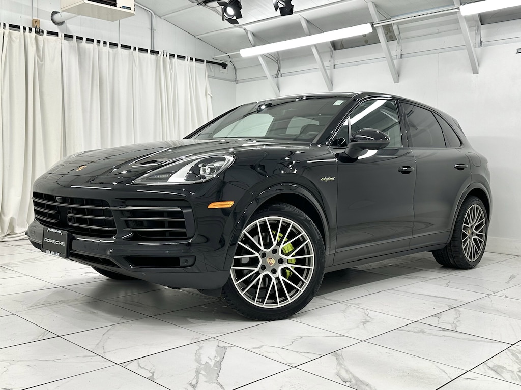 Certified 2023 Porsche Cayenne Platinum Edition E-Hybrid Platinum Edition E-Hybrid AWD