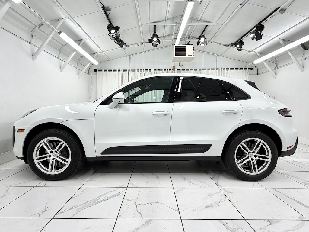 Certified 2025 Porsche Macan  AWD