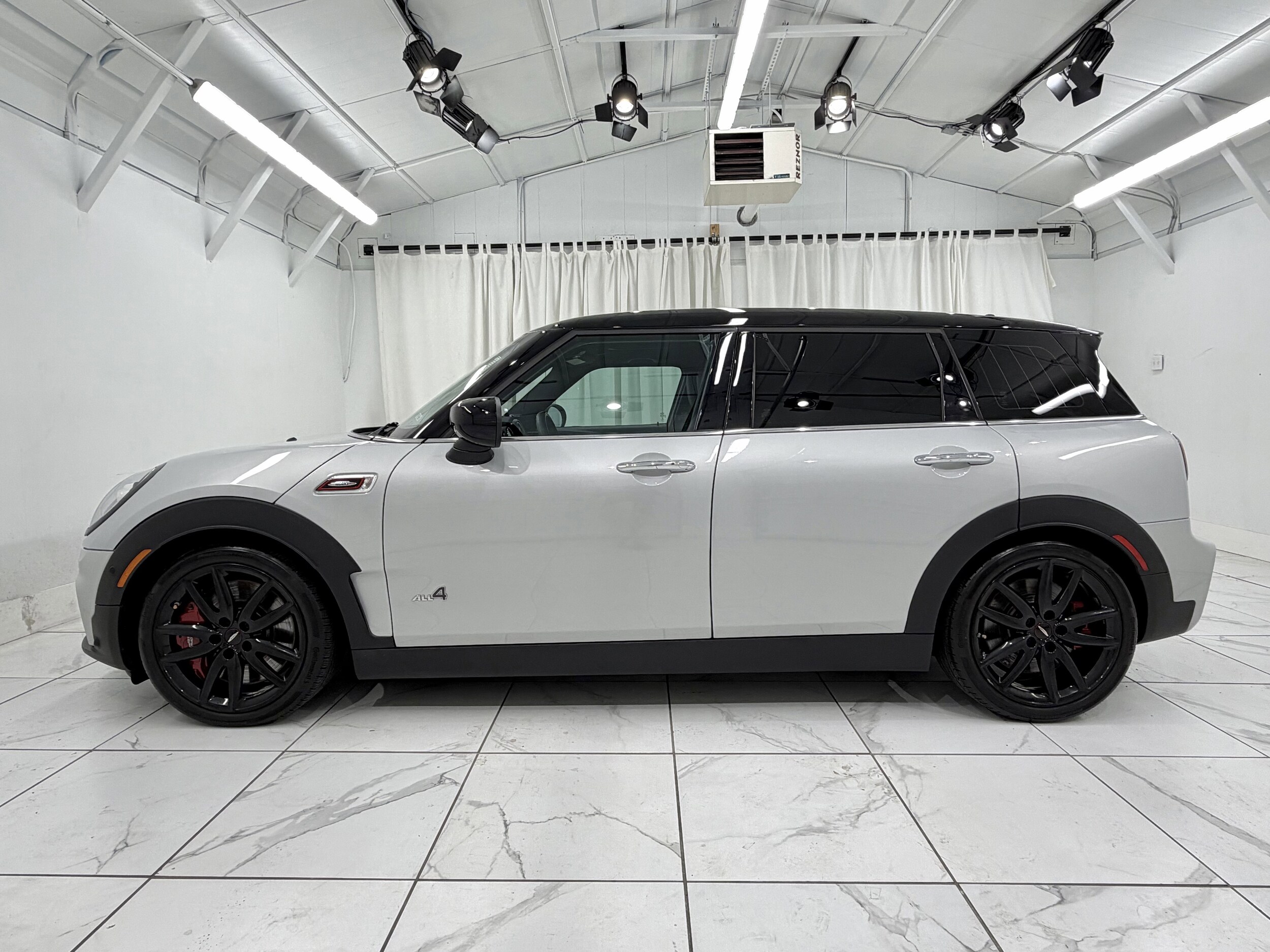 2020 Mini Clubman John Cooper Works ALL4 photo 2
