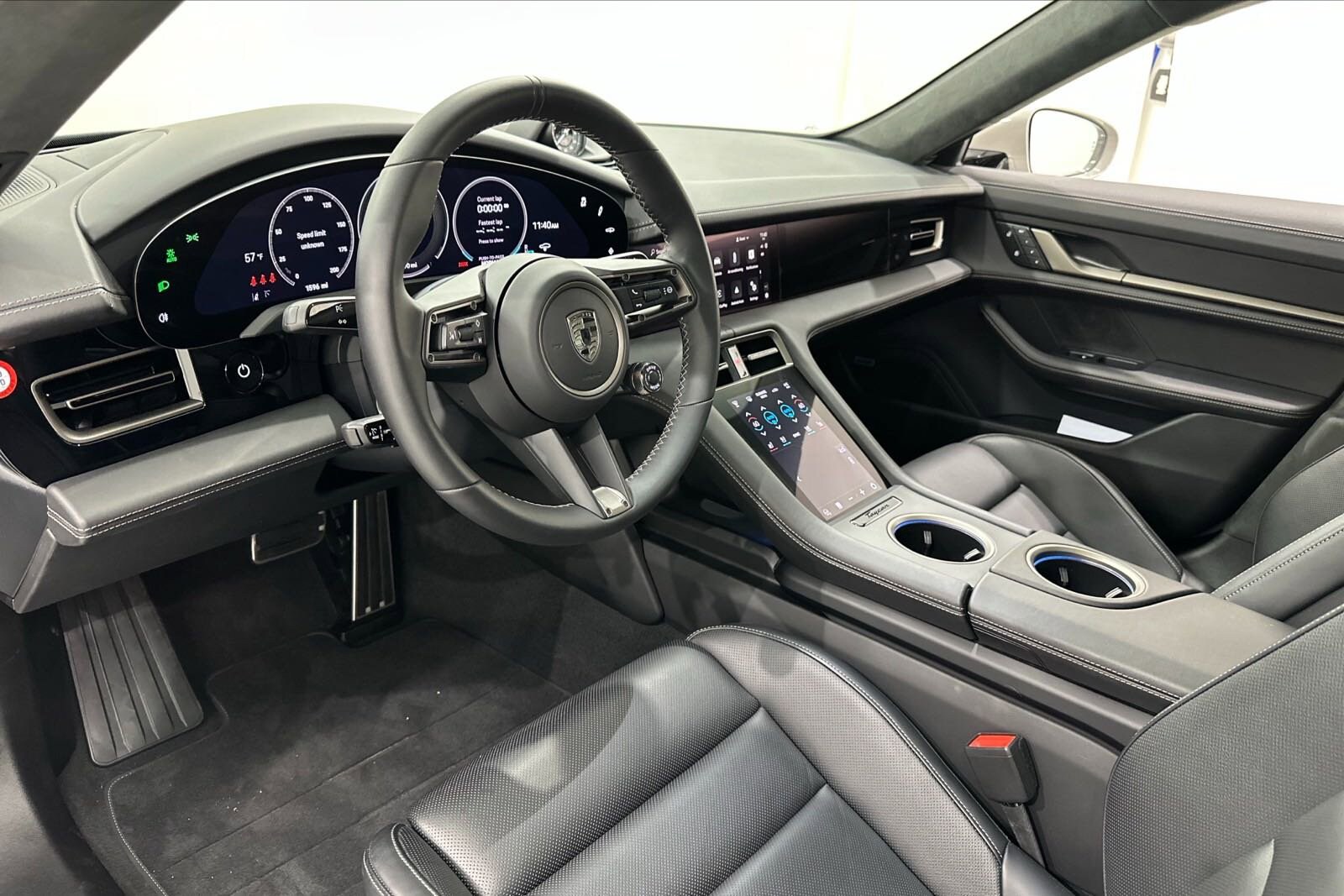 2025 Porsche Taycan Turbo photo 4