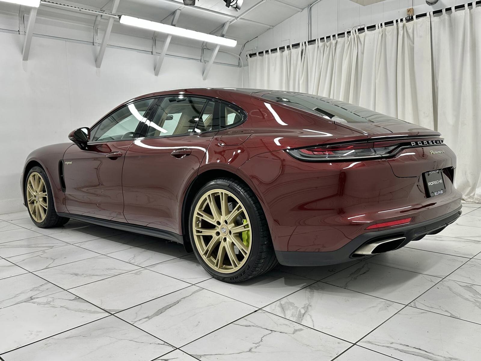 2021 Porsche Panamera 4 E-Hybrid photo 3
