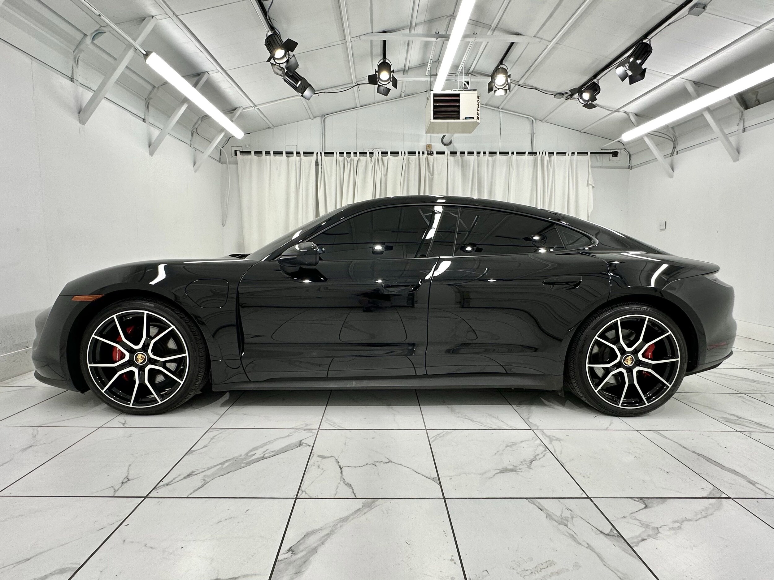 2024 Porsche Taycan Base photo 2