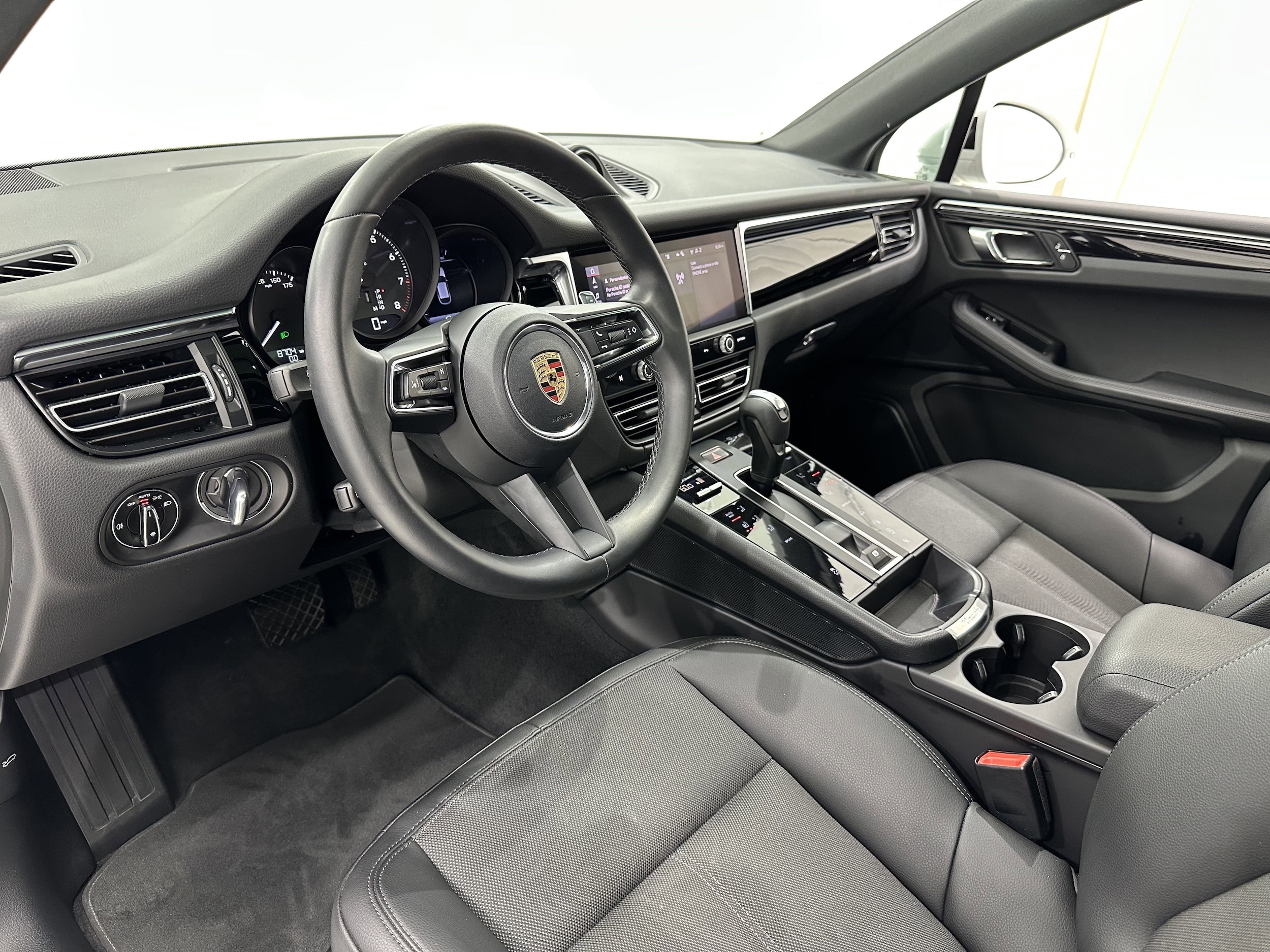 2024 Porsche Macan Base photo 4