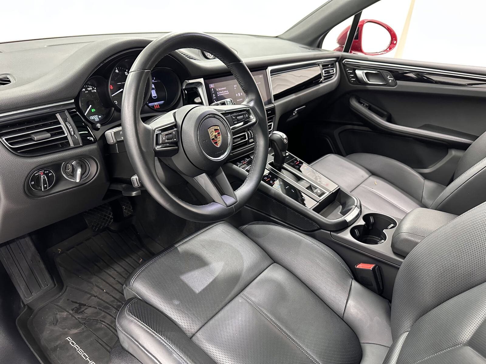 2024 Porsche Macan S photo 4