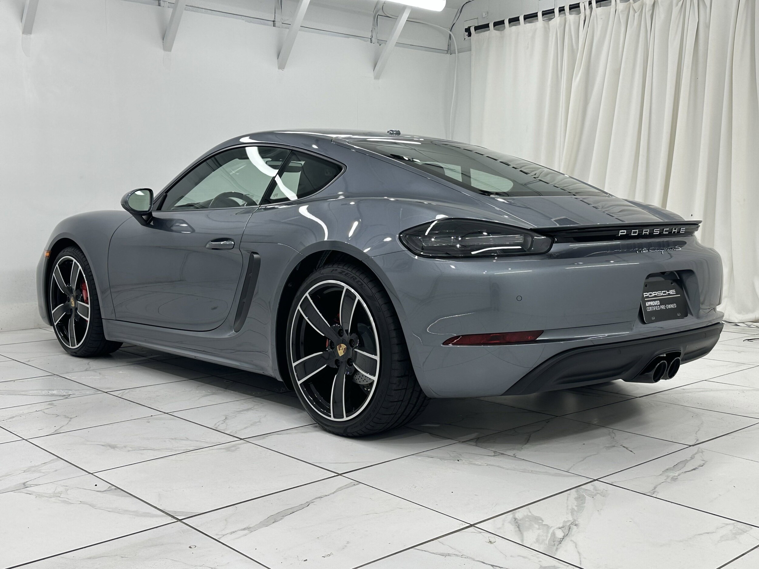 2025 Porsche Cayman S photo 3
