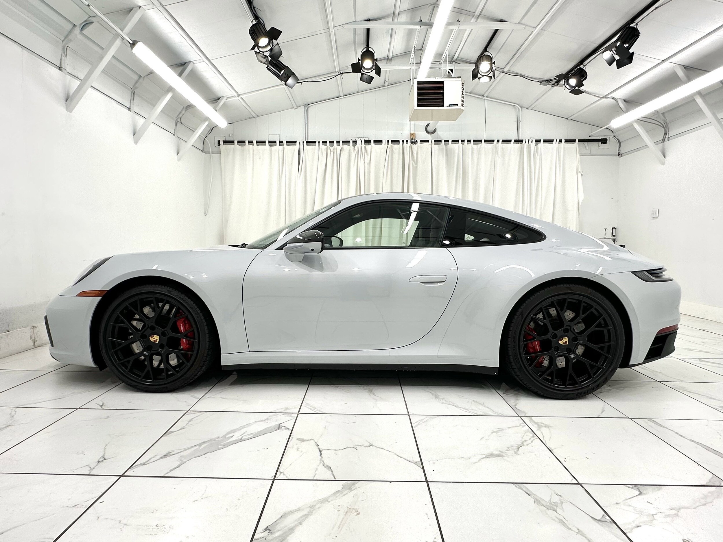2024 Porsche 911 GTS photo 2