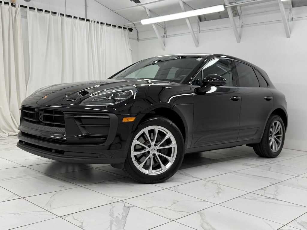 Certified 2025 Porsche Macan  AWD