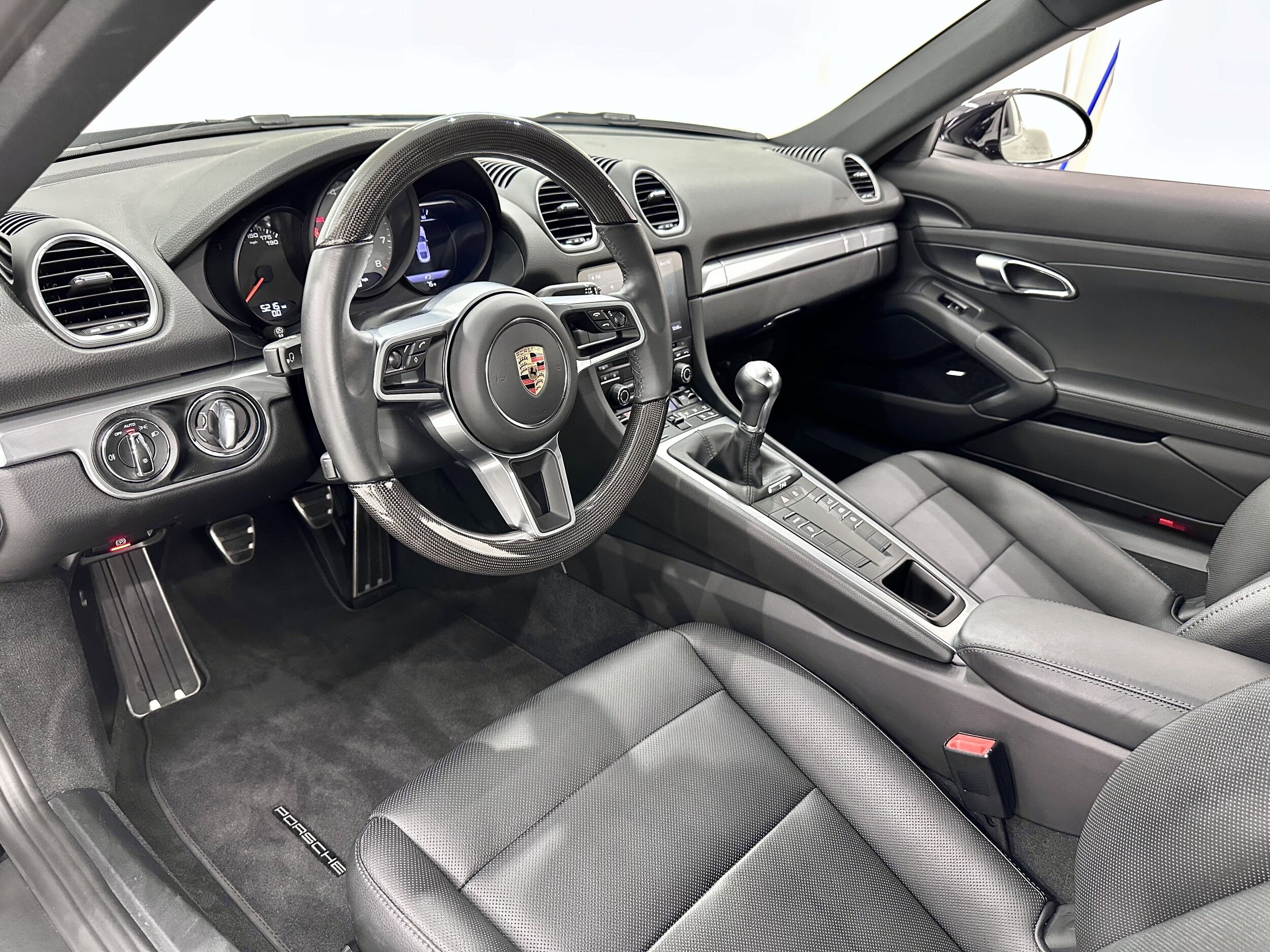 2024 Porsche Cayman S photo 4