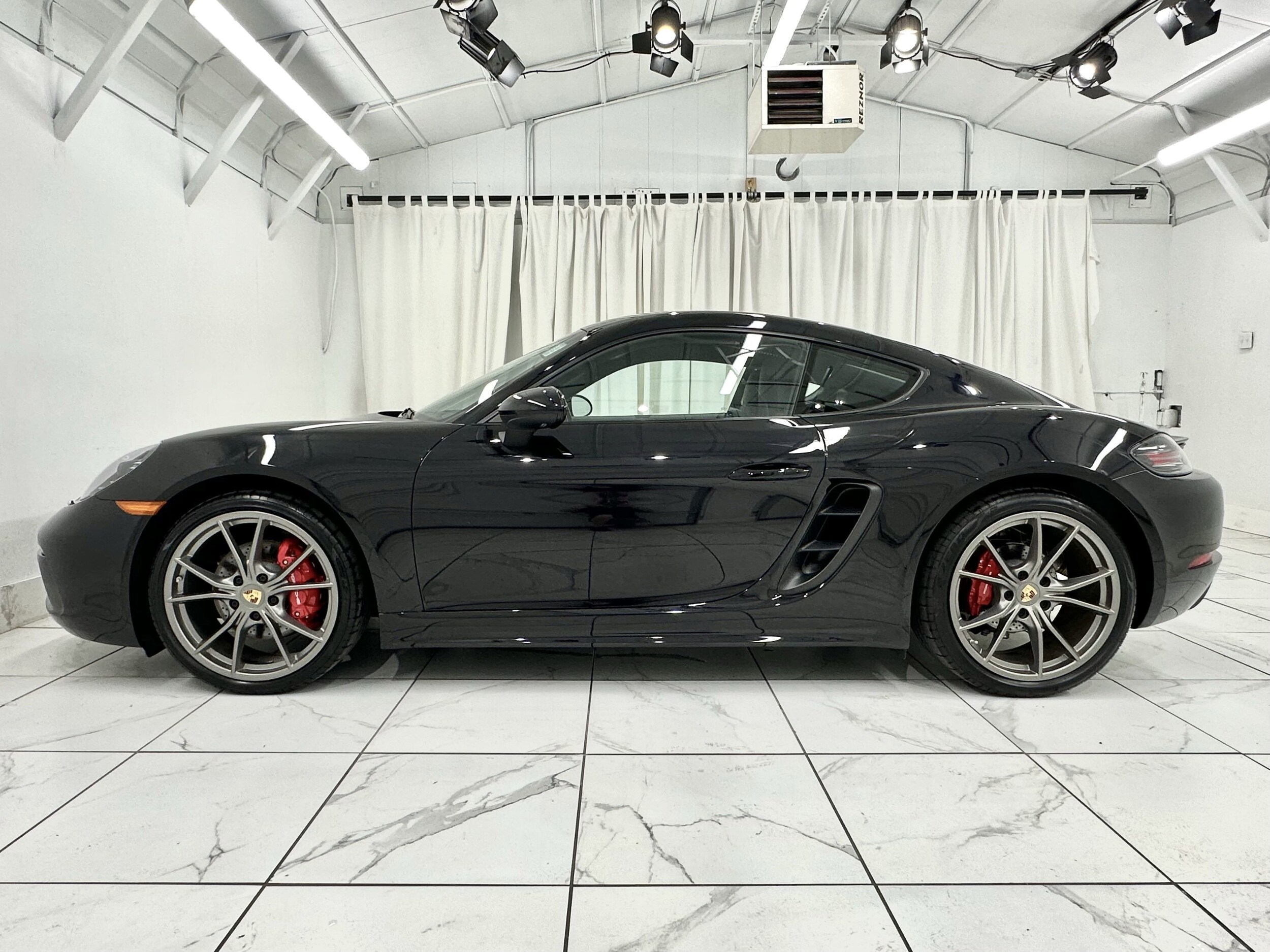 2024 Porsche Cayman S photo 2
