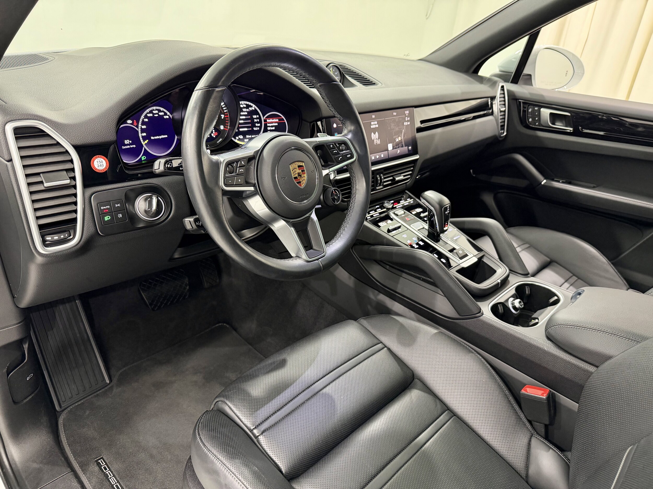 2022 Porsche Cayenne E-Hybrid photo 4
