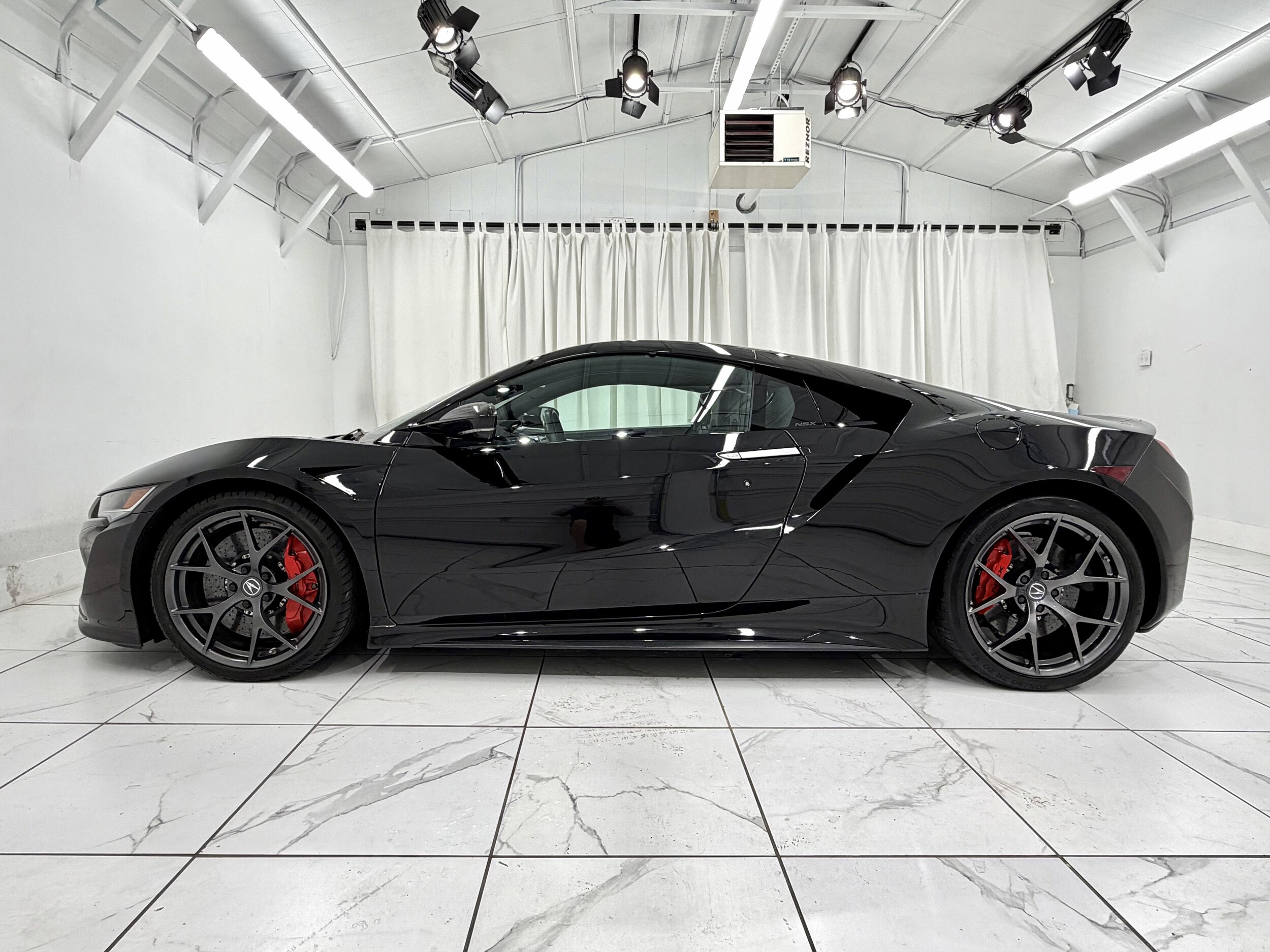 2017 Acura NSX Base photo 2