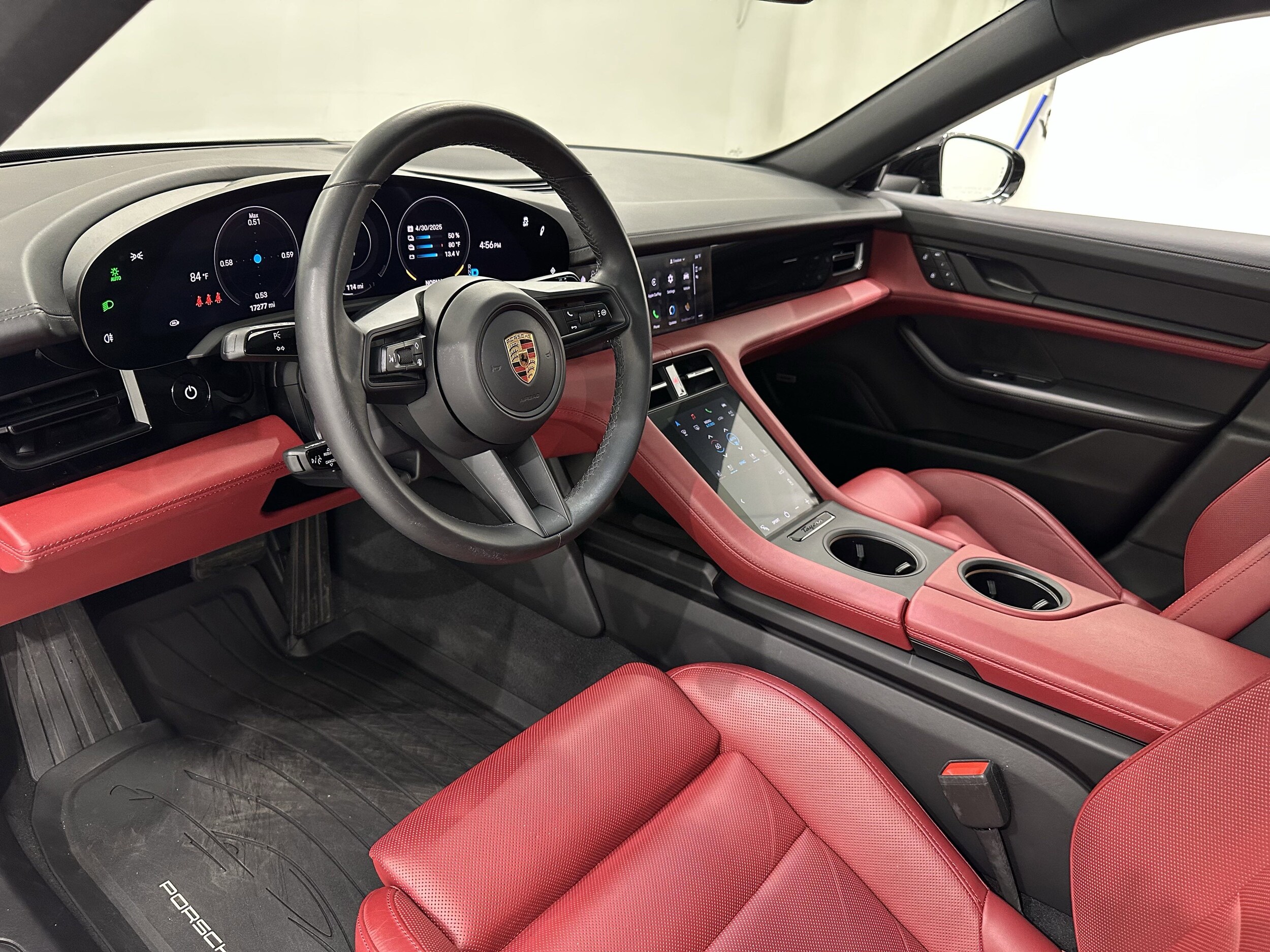 2024 Porsche Taycan Base photo 4
