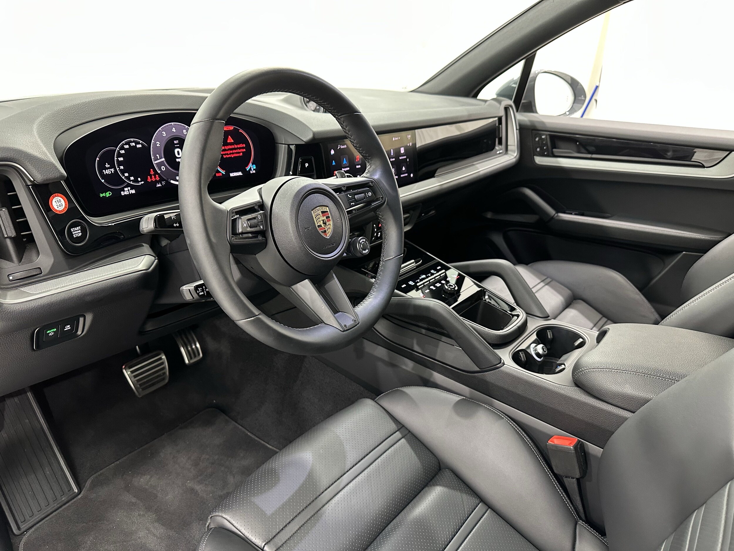 2024 Porsche Cayenne S photo 4
