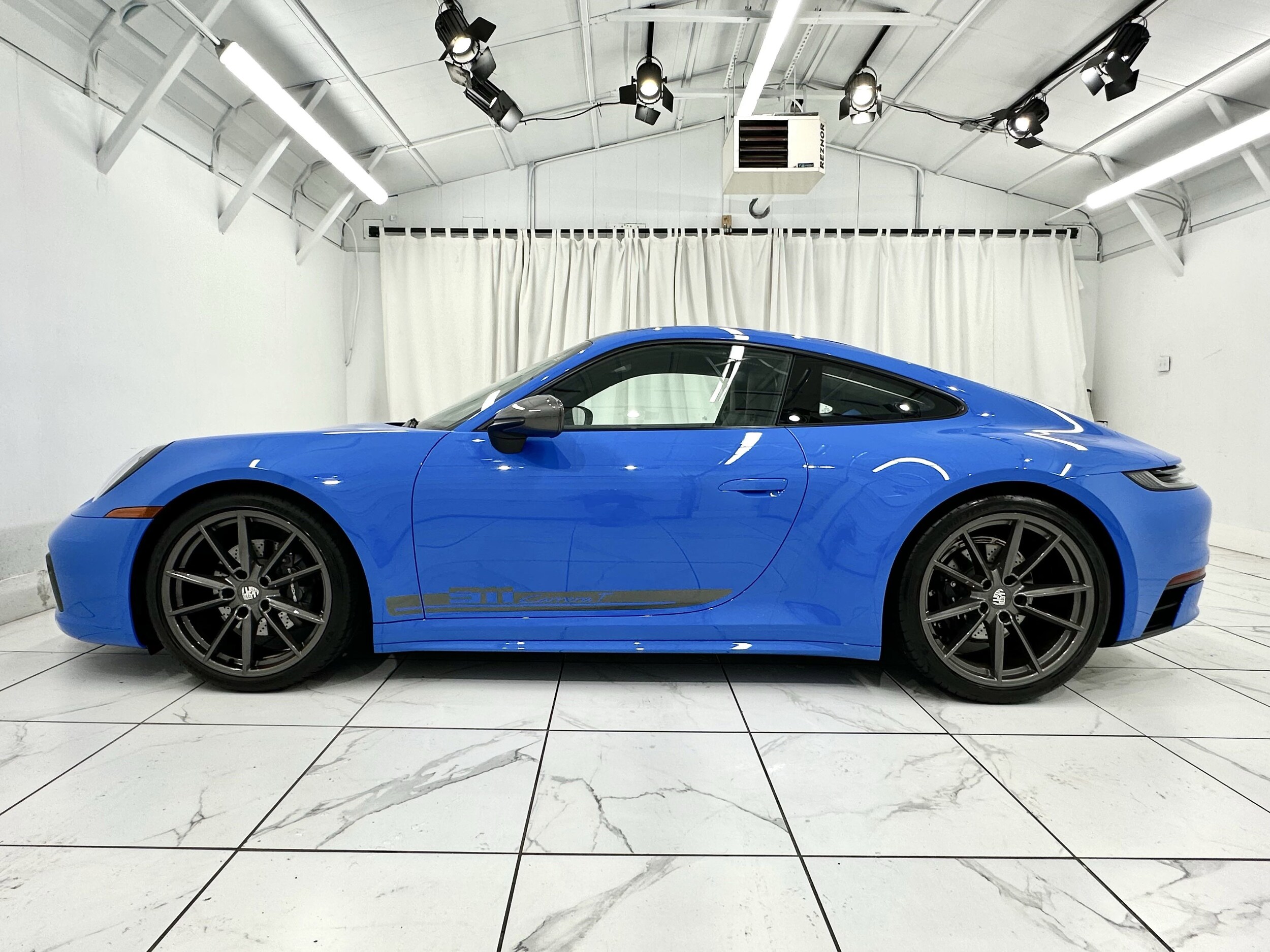 2024 Porsche 911 T photo 2
