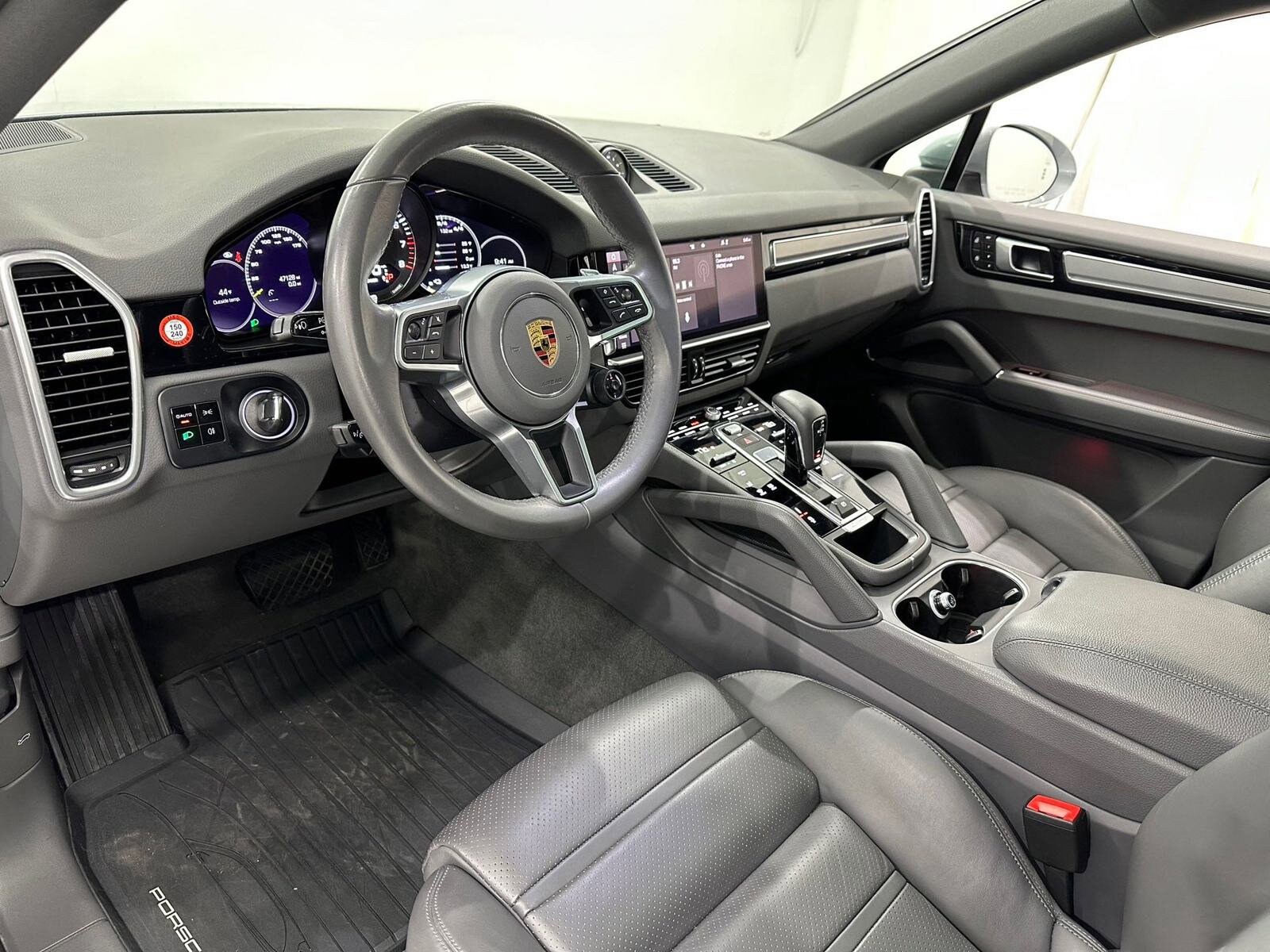 2021 Porsche Cayenne E-Hybrid Coupe photo 4