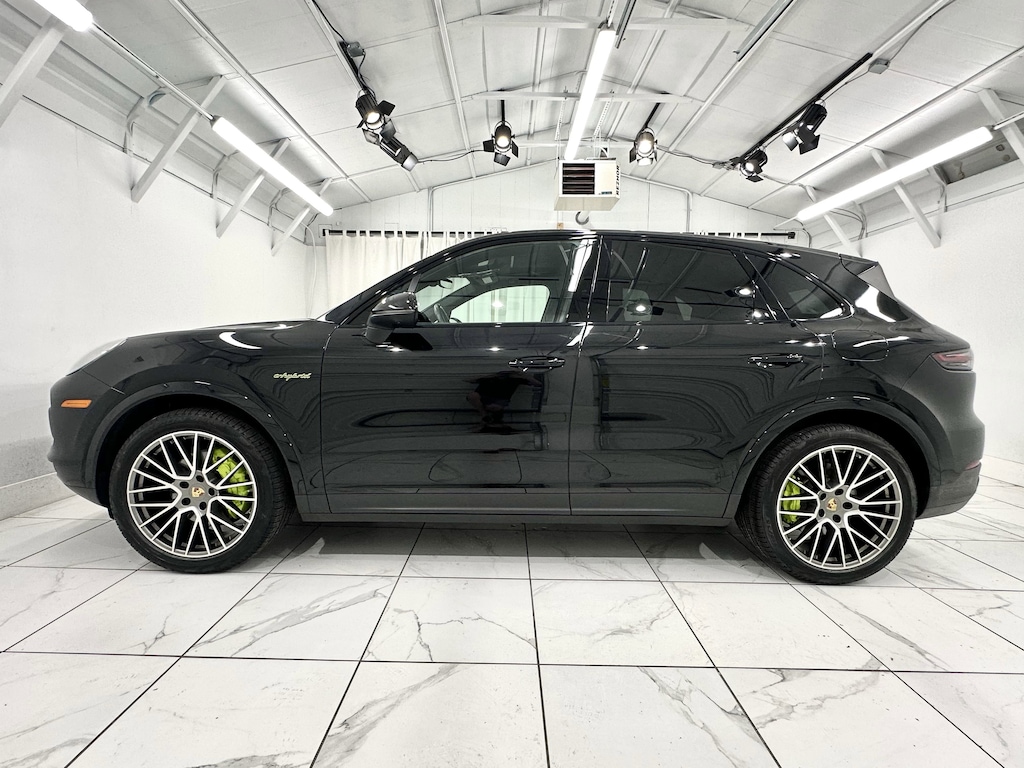 Certified 2023 Porsche Cayenne Platinum Edition E-Hybrid Platinum Edition E-Hybrid AWD