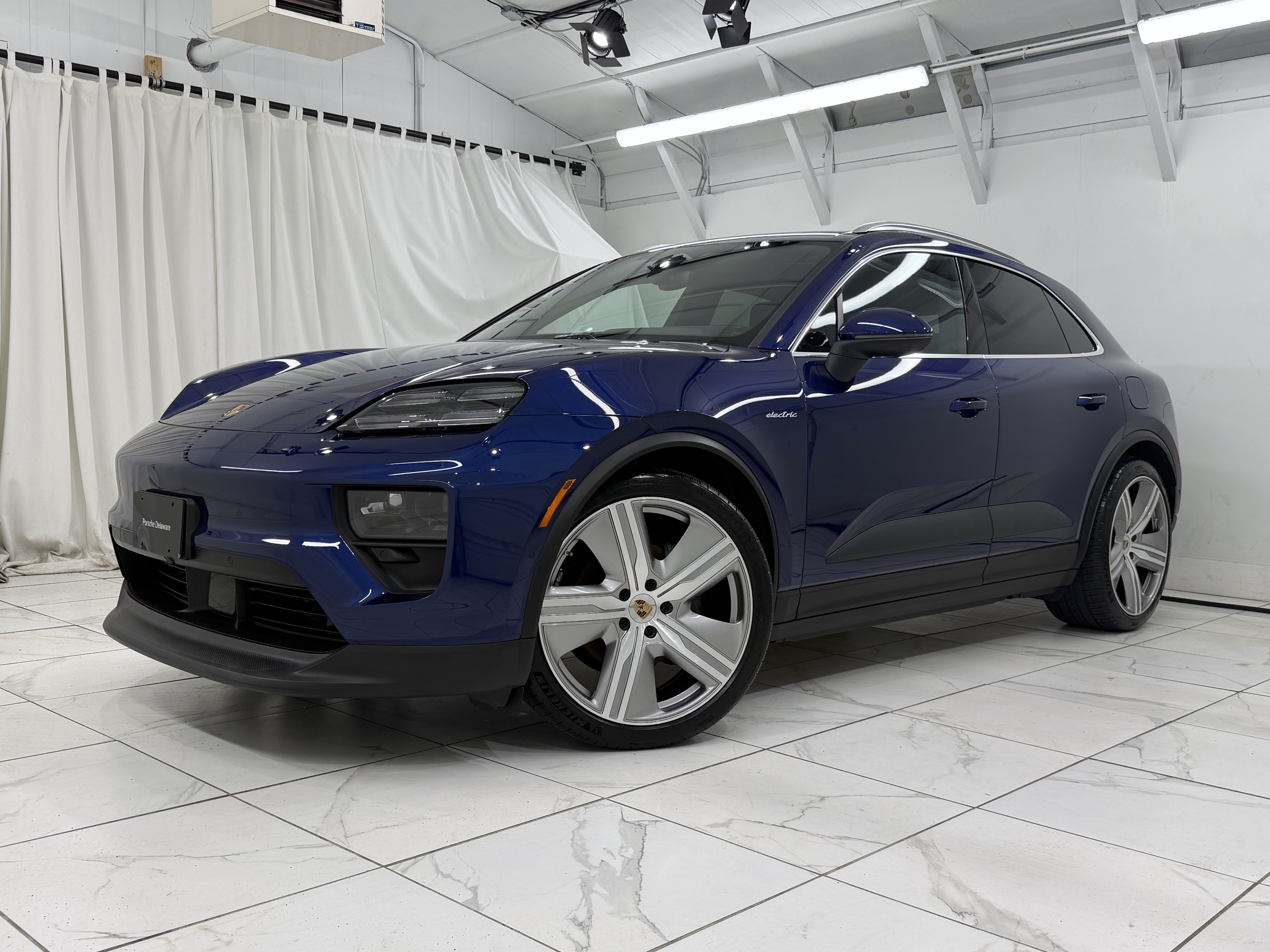 2024 Porsche Macan Base