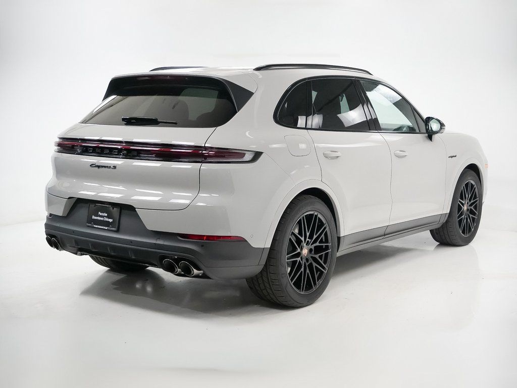 2026 Porsche Cayenne S E-Hybrid - Photo 10