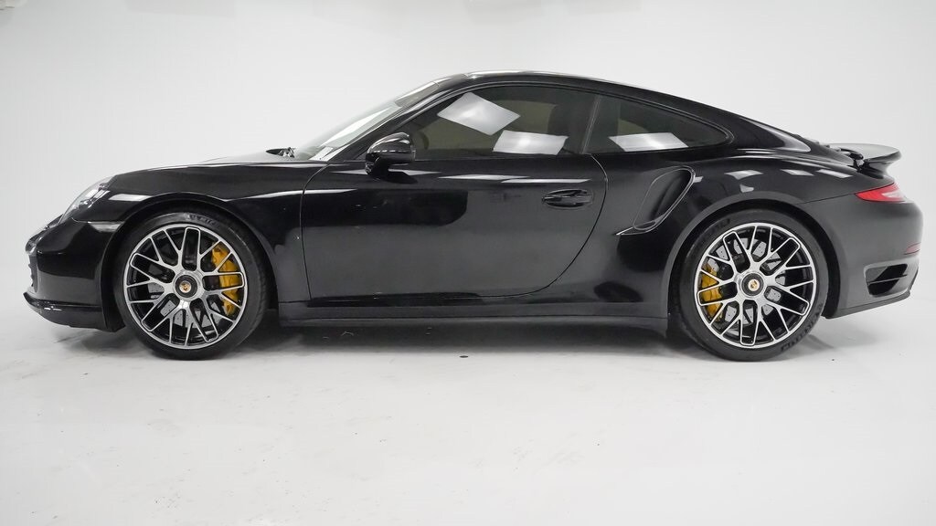 2015 Porsche 911 Turbo S photo 2