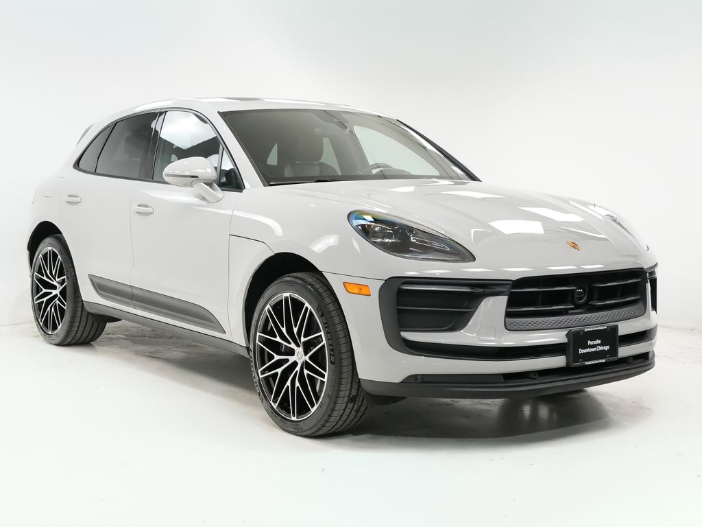 2026 Porsche Macan - Photo 8