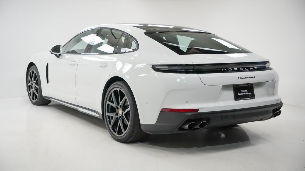 2025 Porsche Panamera 4 photo 3