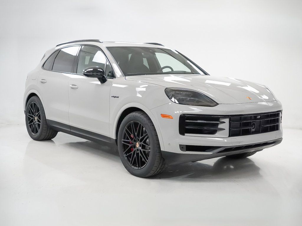 2026 Porsche Cayenne S E-Hybrid - Photo 8