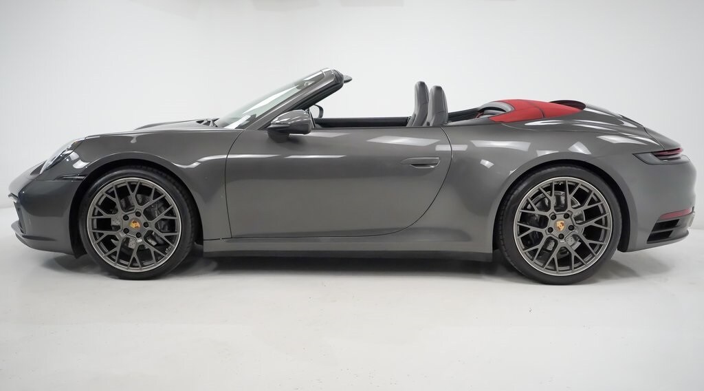 2020 Porsche 911 Cabriolet photo 2