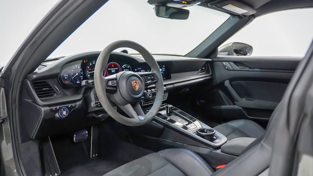 2023 Porsche 911 Targa 4S 4 GTS photo 4