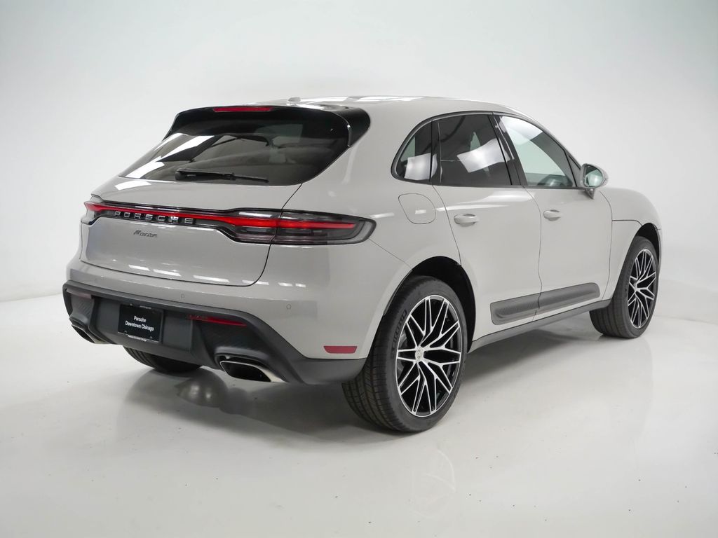 2026 Porsche Macan - Photo 10