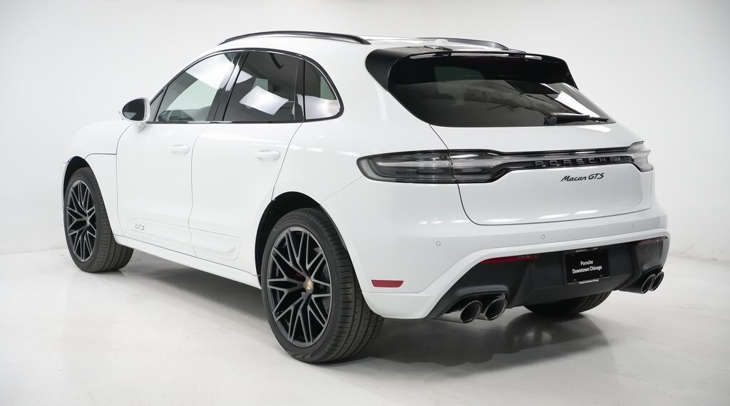 2026 Porsche Macan GTS photo 2