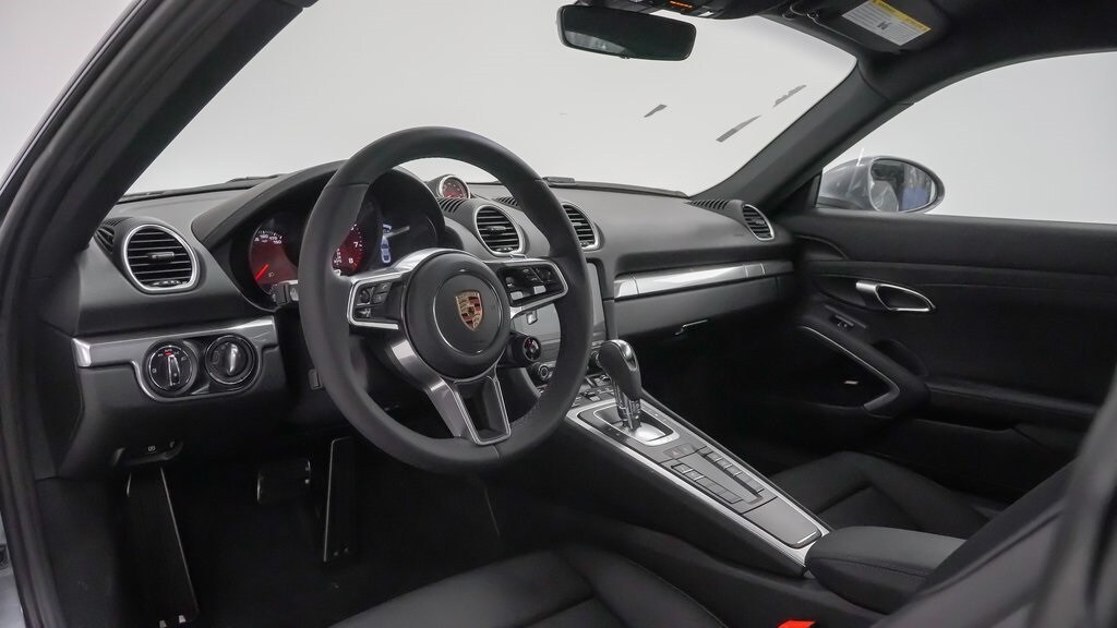 2025 Porsche Cayman S photo 4