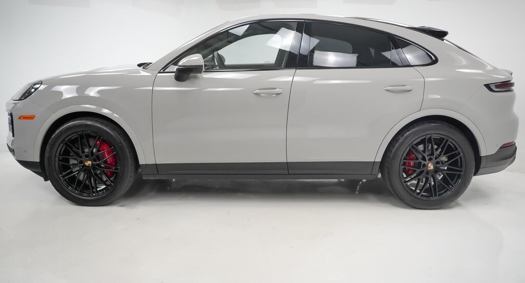 2025 Porsche Cayenne Coupe S photo 2