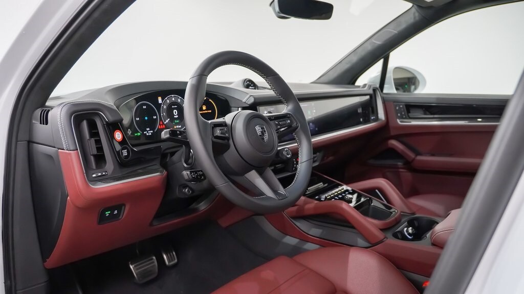 2026 Porsche Cayenne E-Hybrid Turbo photo 4
