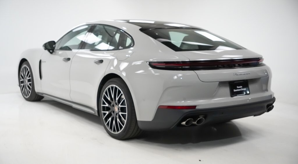 2026 Porsche Panamera E-Hybrid 4 photo 3