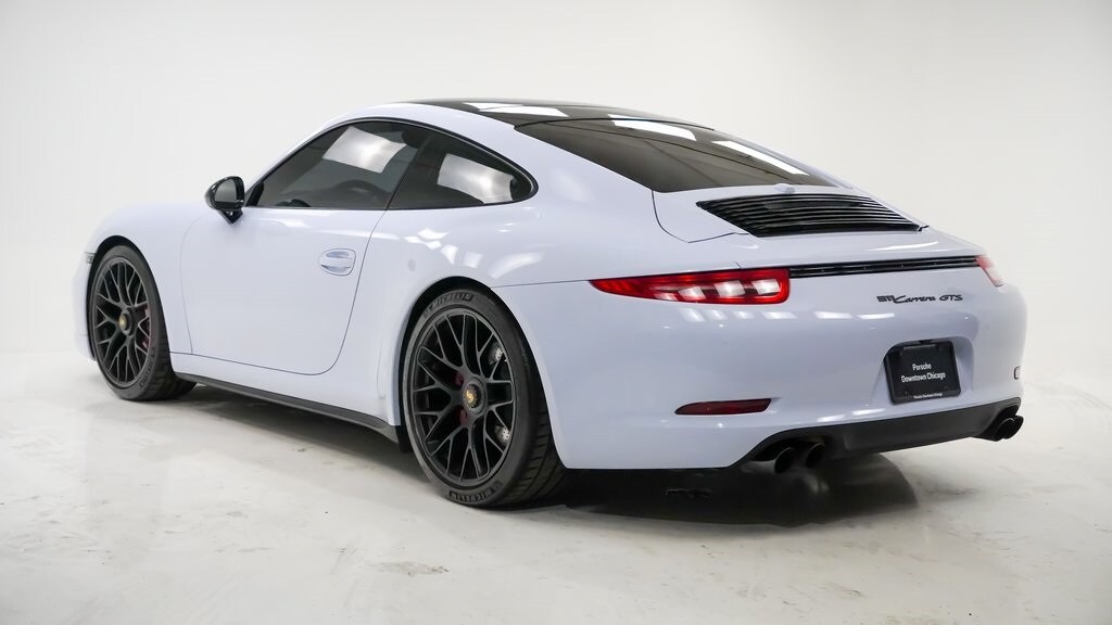 2015 Porsche 911 GTS photo 3