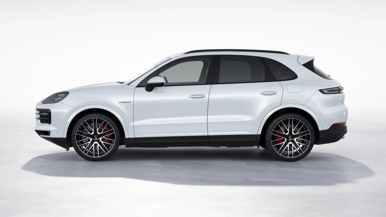 2026 Porsche Cayenne E-Hybrid S photo 2