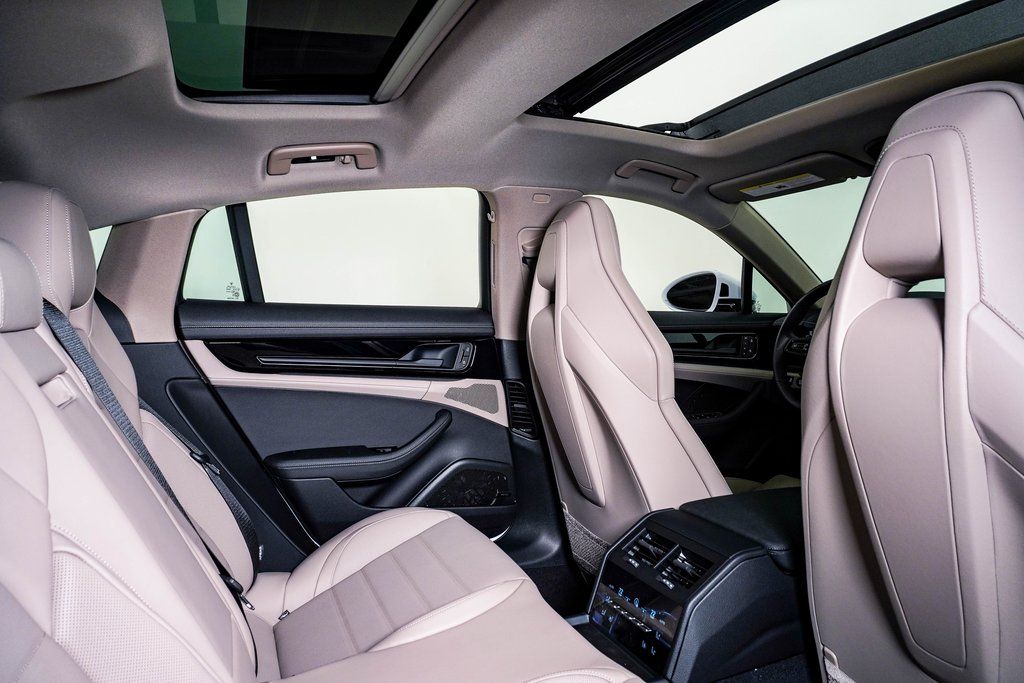 2026 Porsche Panamera Base - Photo 16