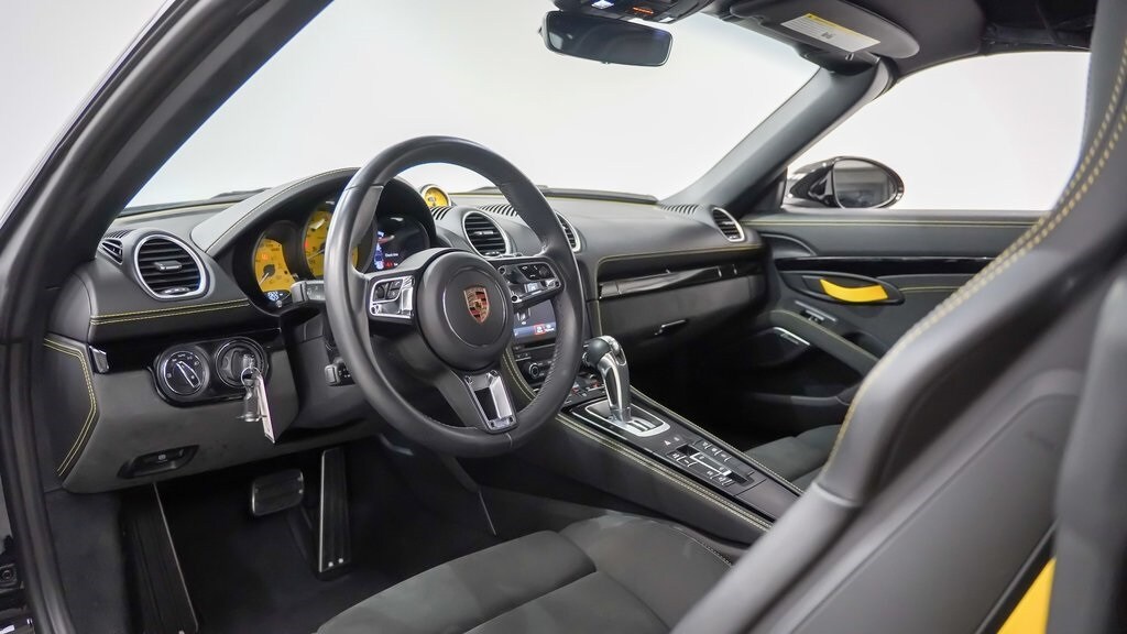 2023 Porsche Boxster Spyder Base photo 4