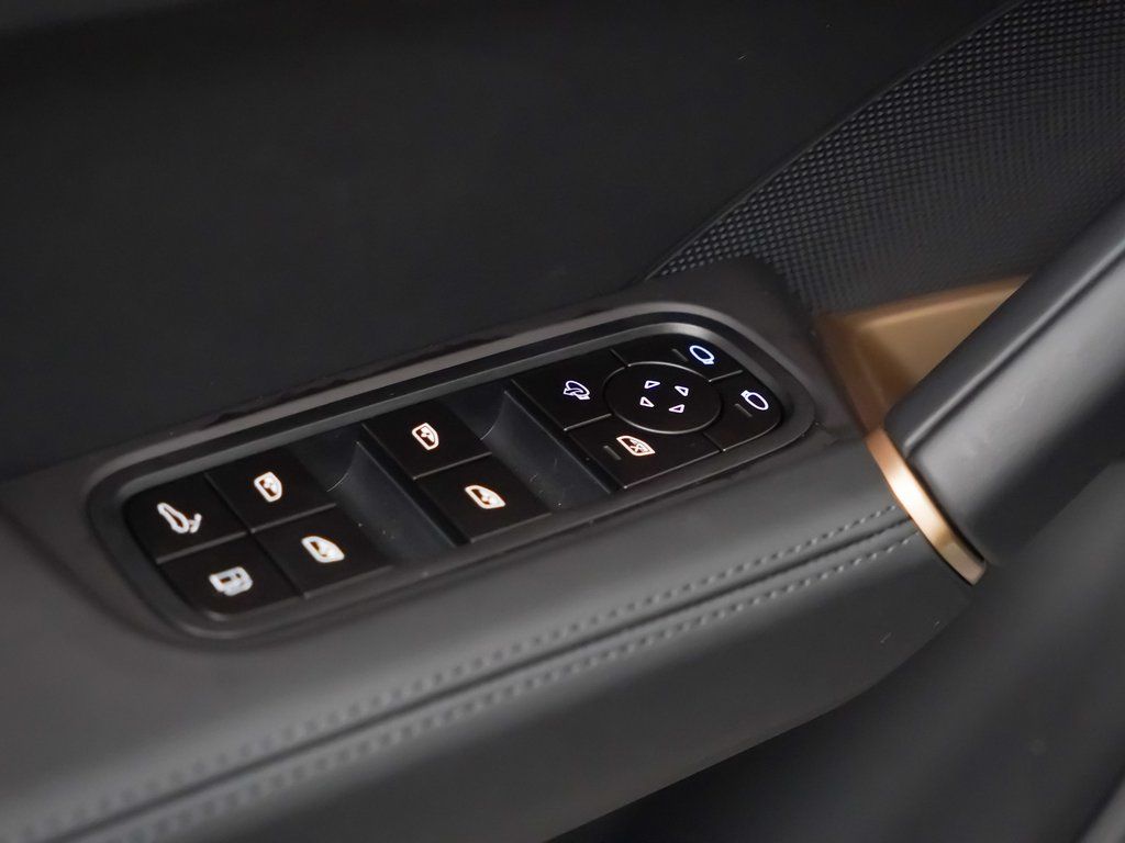 2026 Porsche Cayenne S E-Hybrid - Photo 23