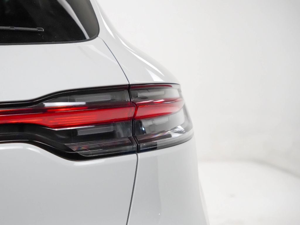 2026 Porsche Macan Base - Photo 12