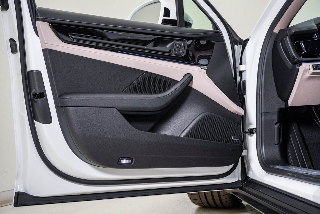 2026 Porsche Panamera Base - Photo 25