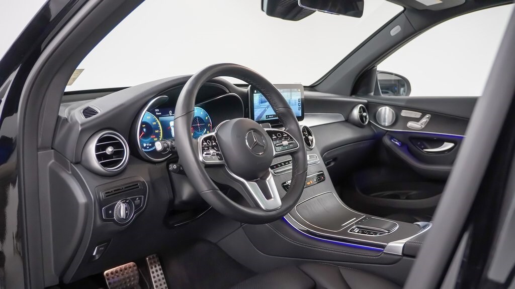 2021 Mercedes Benz GLC 300 photo 4