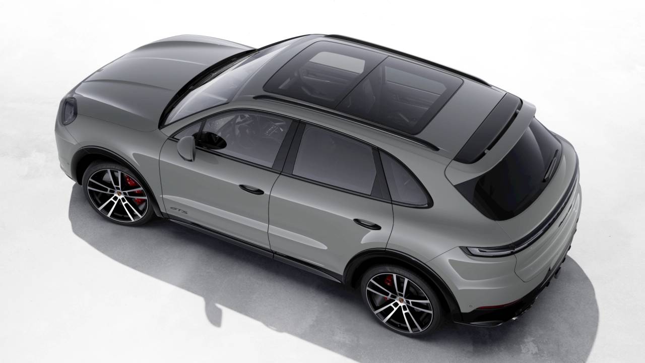 2026 Porsche Cayenne GTS photo 4