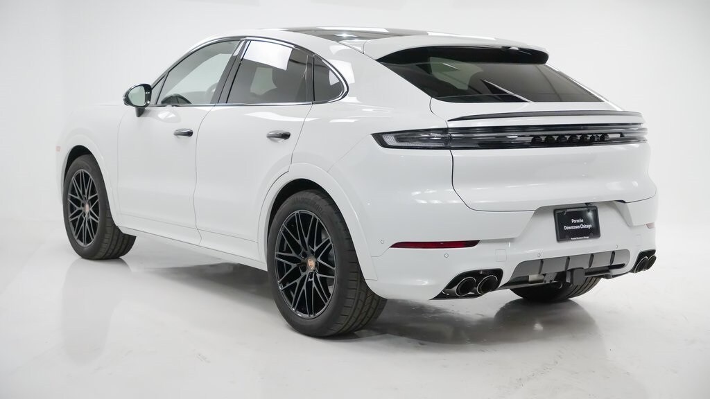 2025 Porsche Cayenne Coupe photo 3