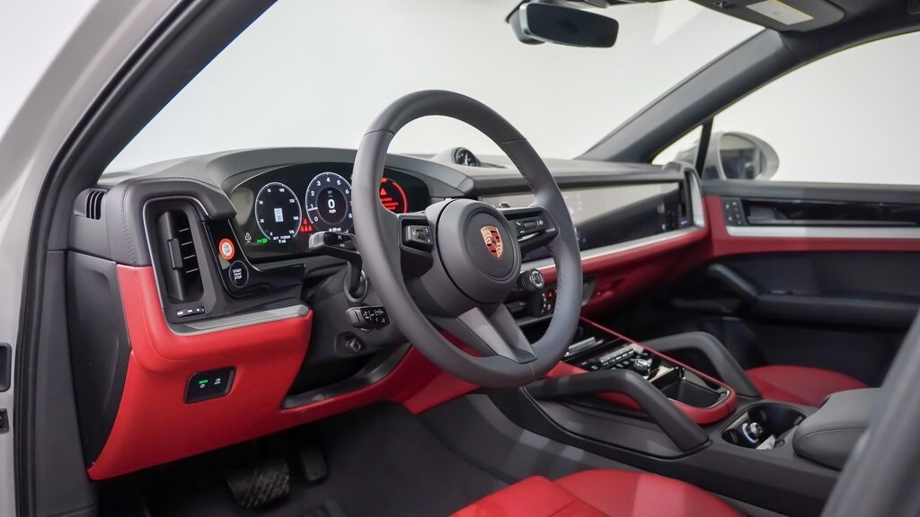 2026 Porsche Cayenne Coupe Base photo 4