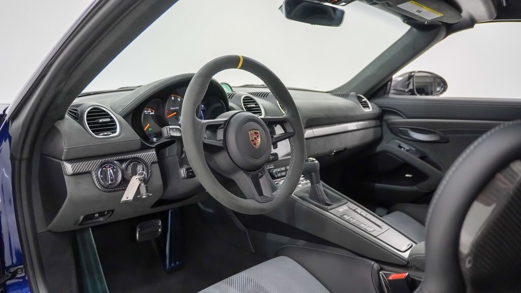 2025 Porsche Boxster Spyder photo 4
