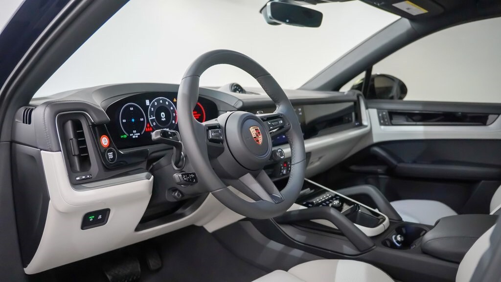 2026 Porsche Cayenne Coupe Base photo 4