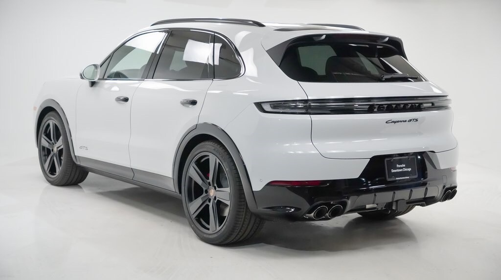 2025 Porsche Cayenne GTS photo 2
