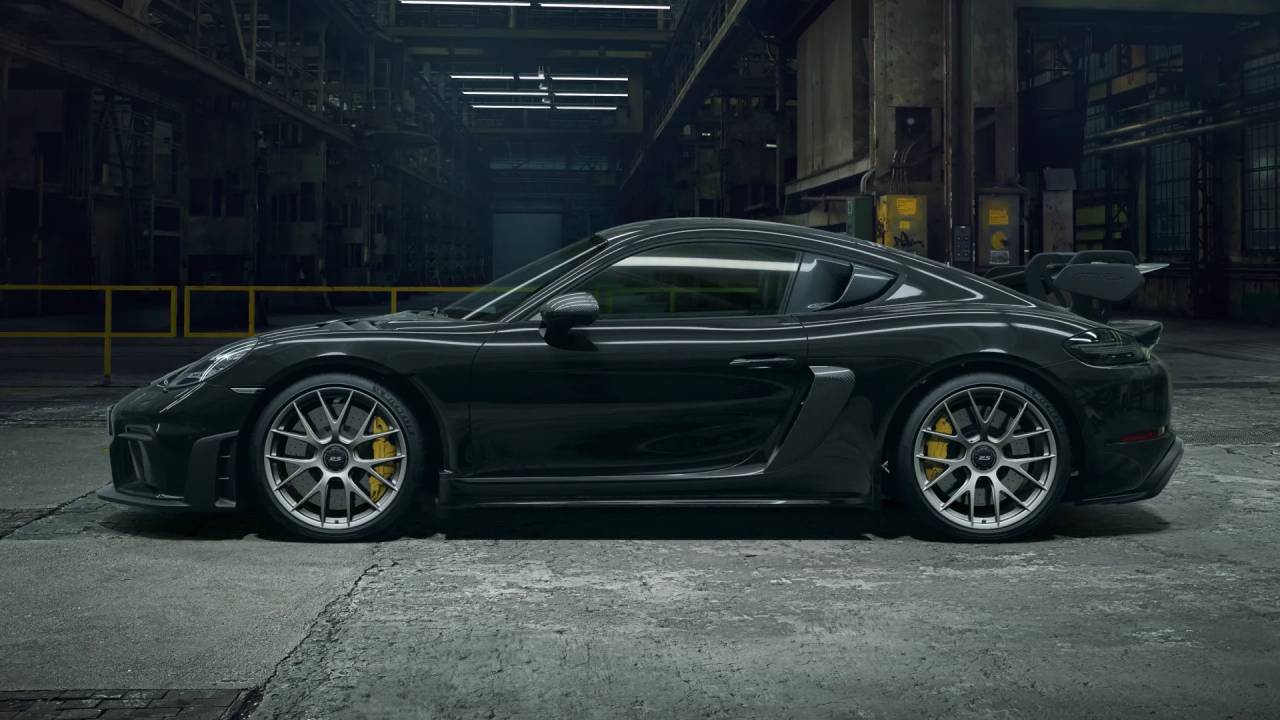 2025 Porsche Cayman GT4 RS photo 2