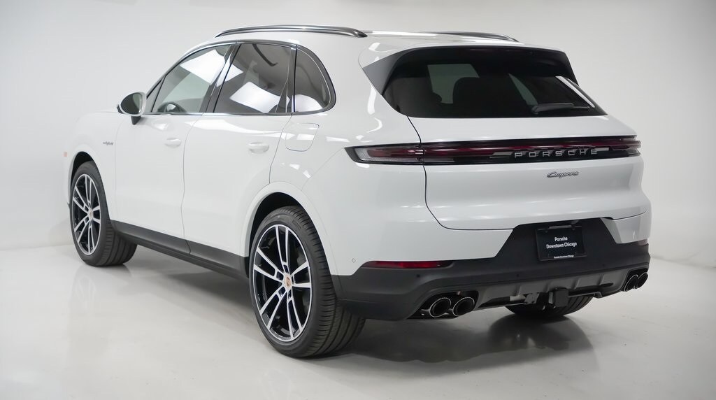 2026 Porsche Cayenne E-Hybrid Base photo 3
